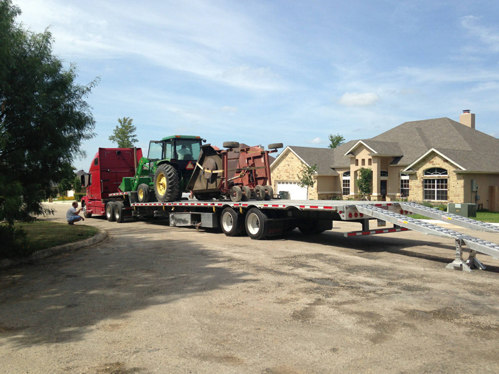 Loader Tractor shipping and transport